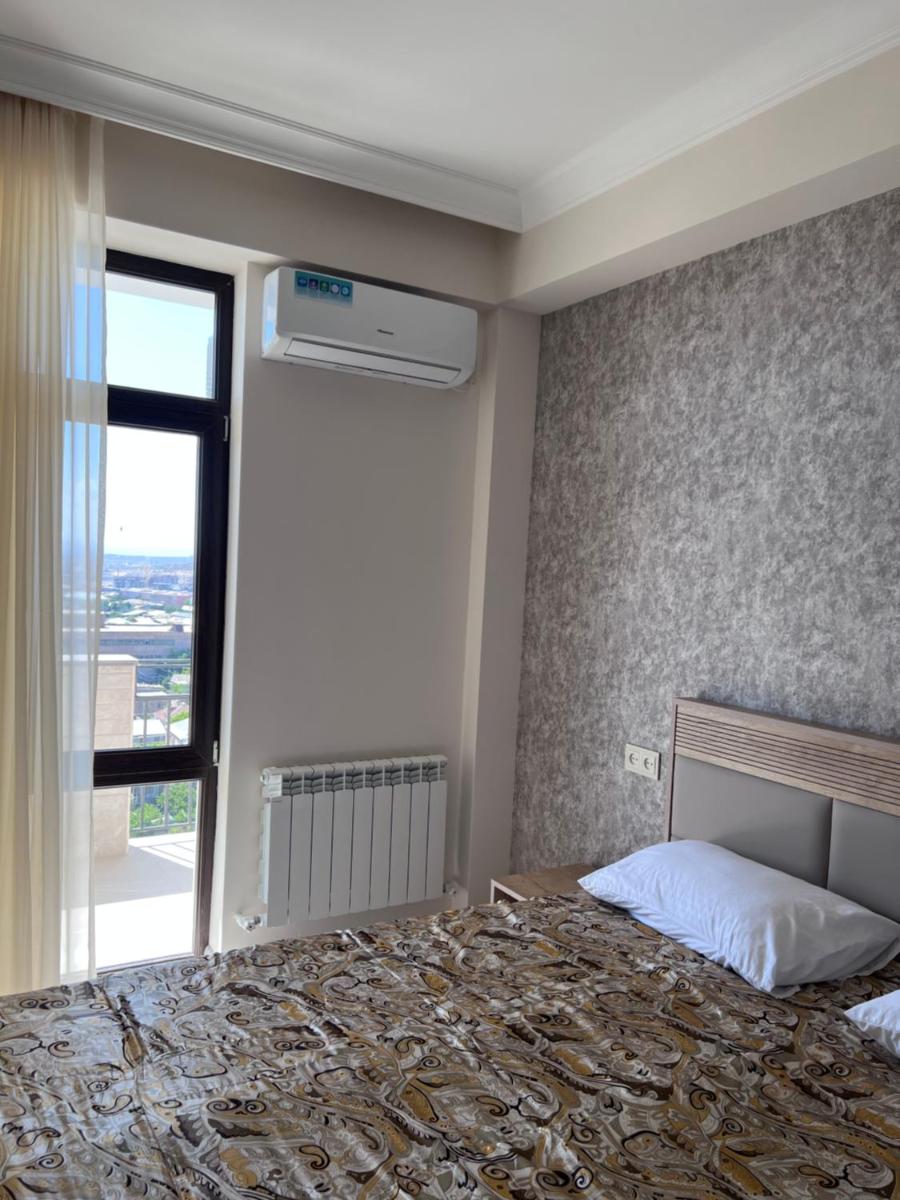 Sebastia 3/3 - Housity