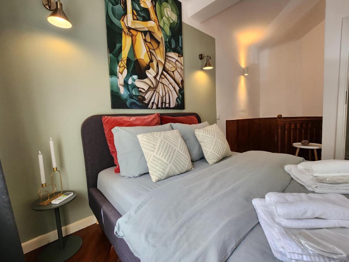 The-POINT Lovely Studio in center of Bucharest - Housity