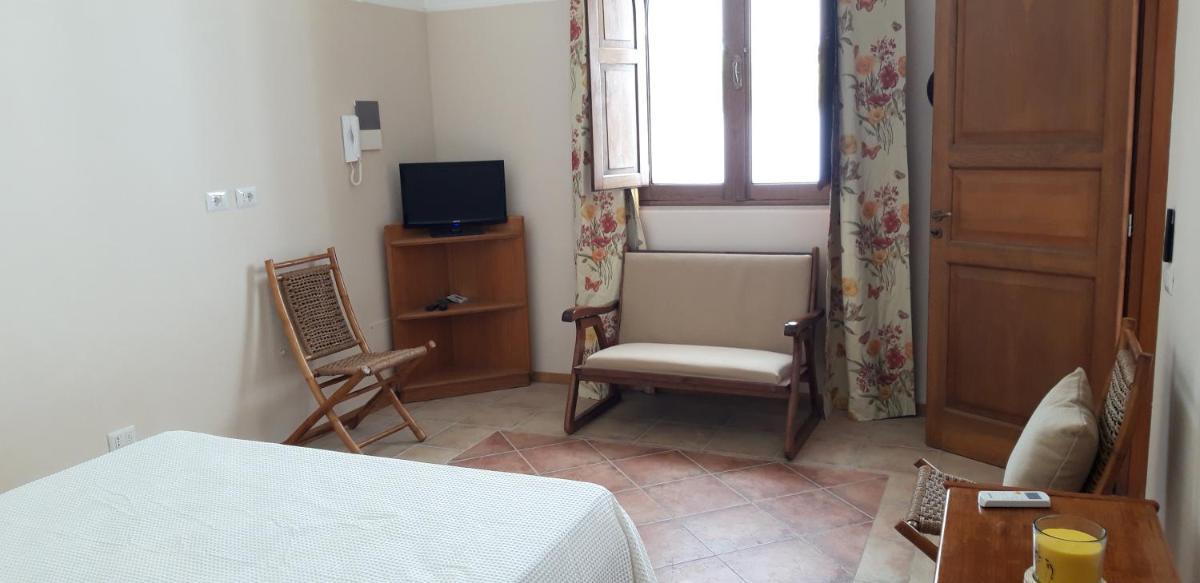 Cottage La Roccia - Housity