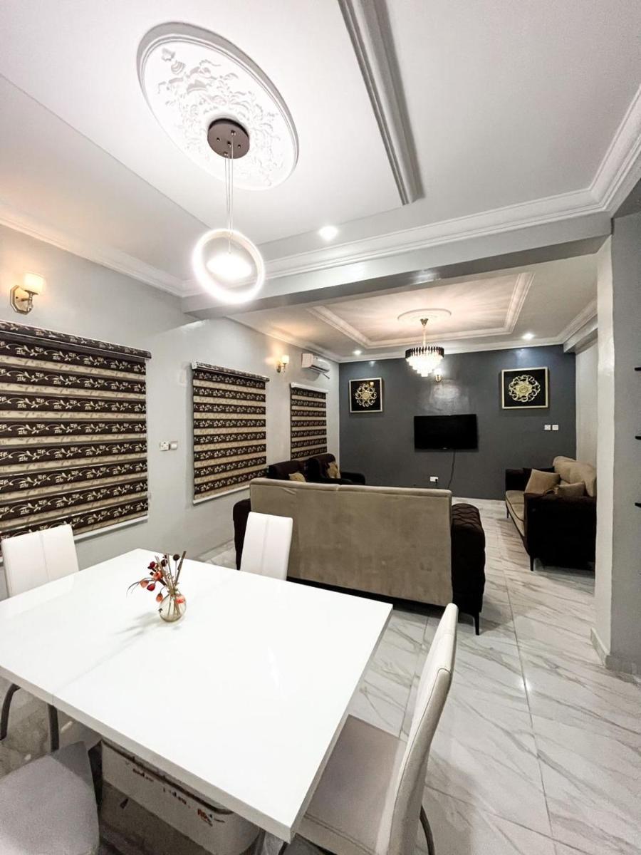 Grays Suite Cozy mini flat by Jaynice Homes - Housity