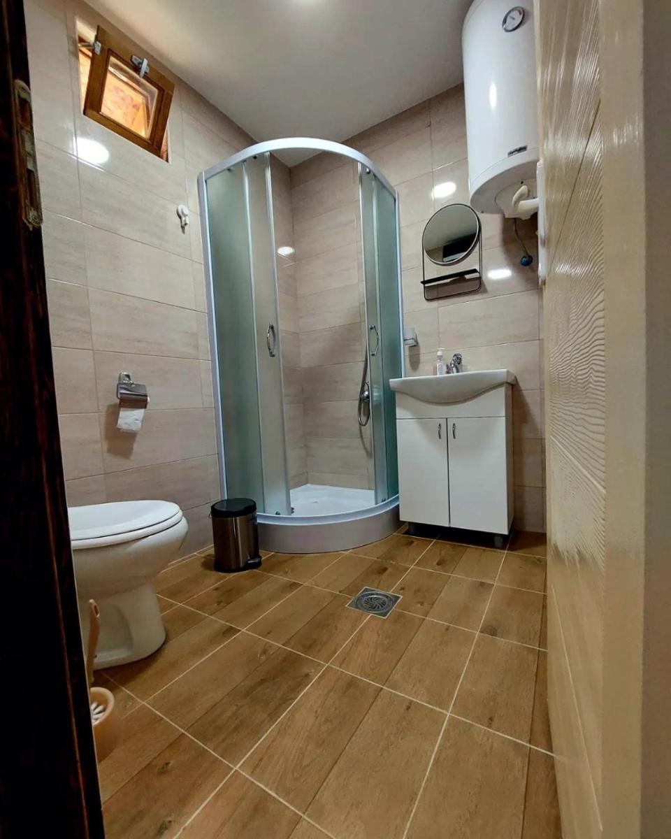 Palanačka Avlija 2 - Housity