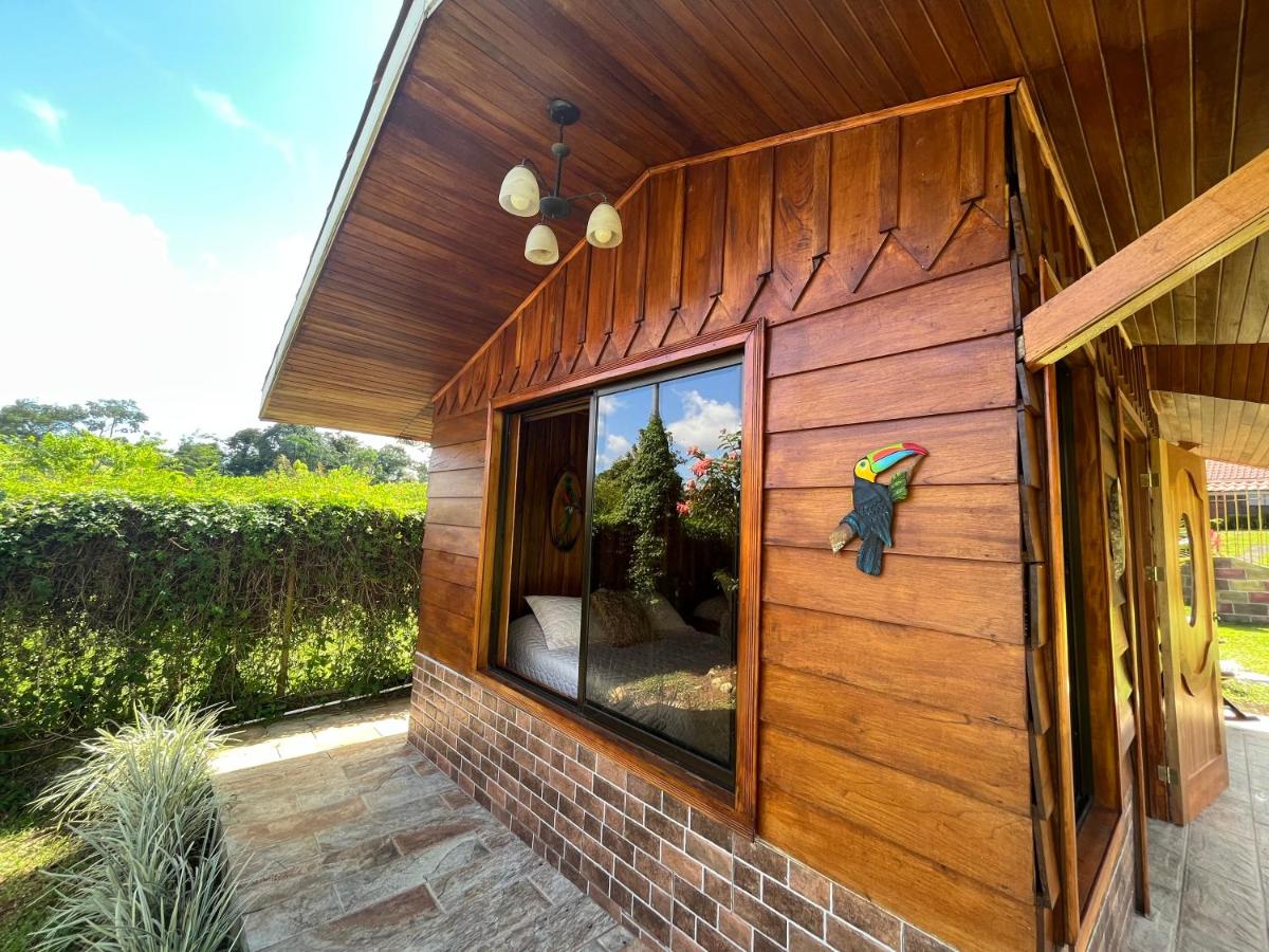 Pitangus Lodge - Housity