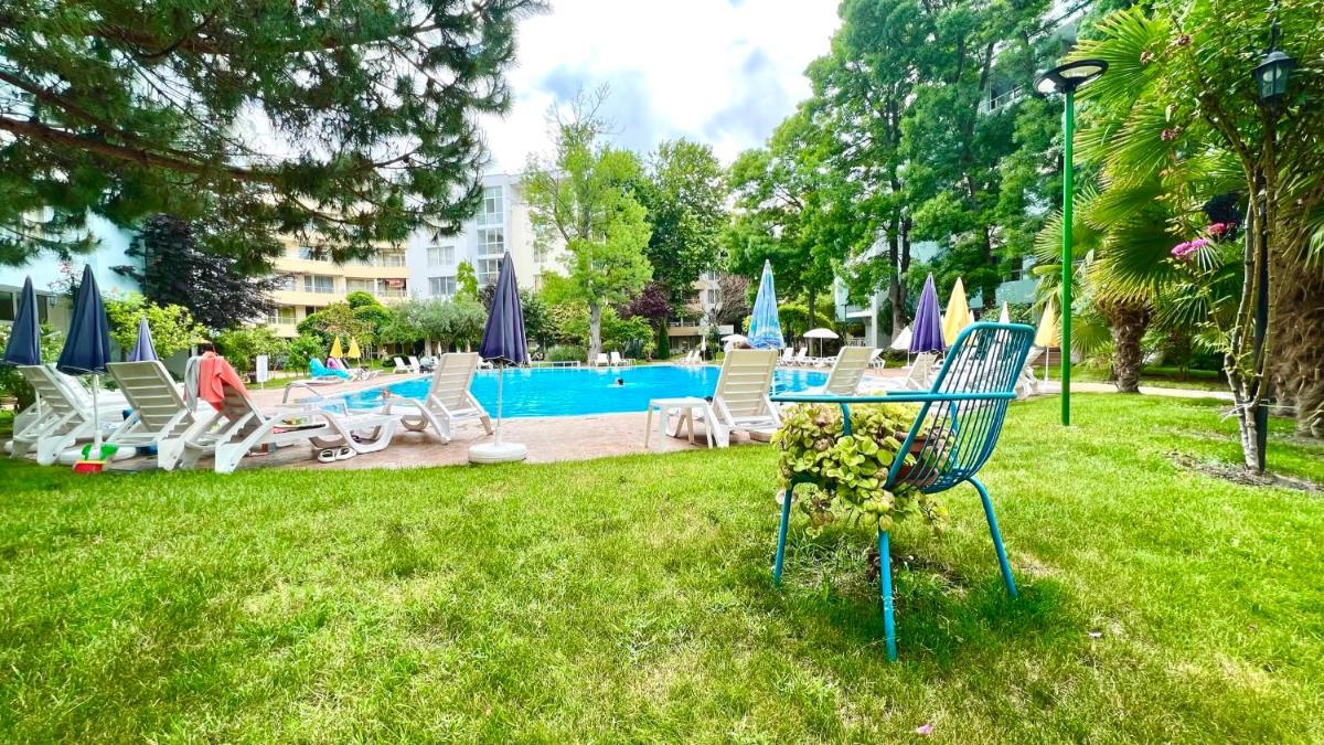 Bratanov Yassen Holiday Vilage - Housity