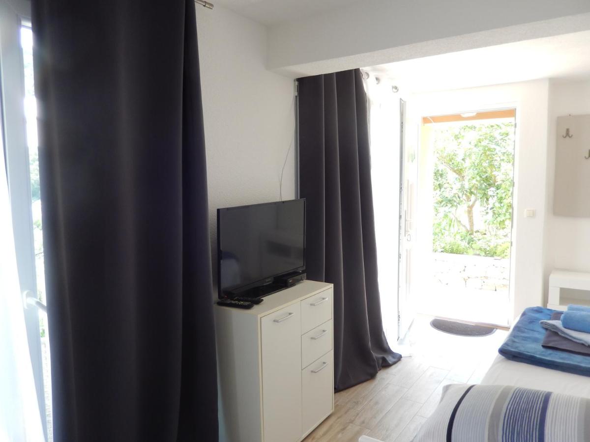 New studio app for 2 - Housity
