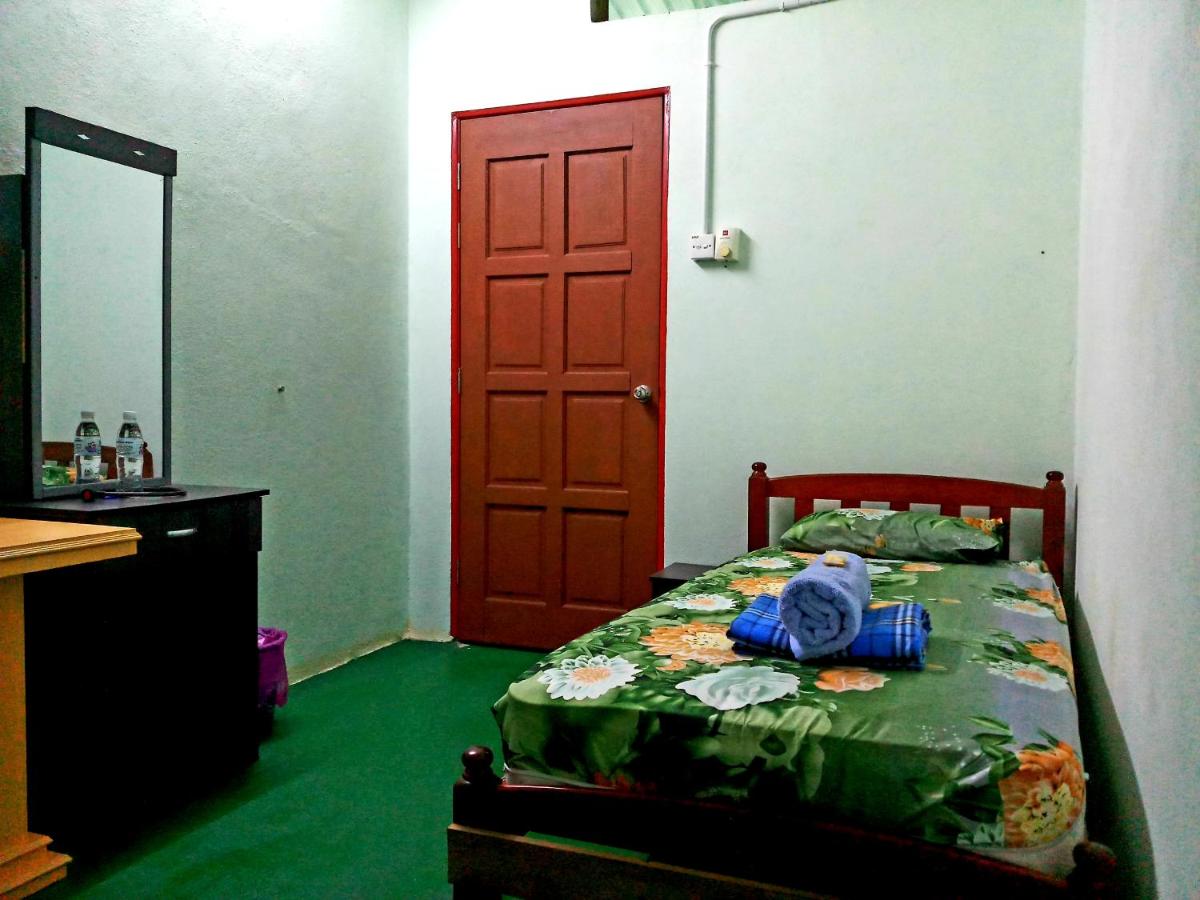 Tony’s Guesthouse at Teluk Bahang - Housity