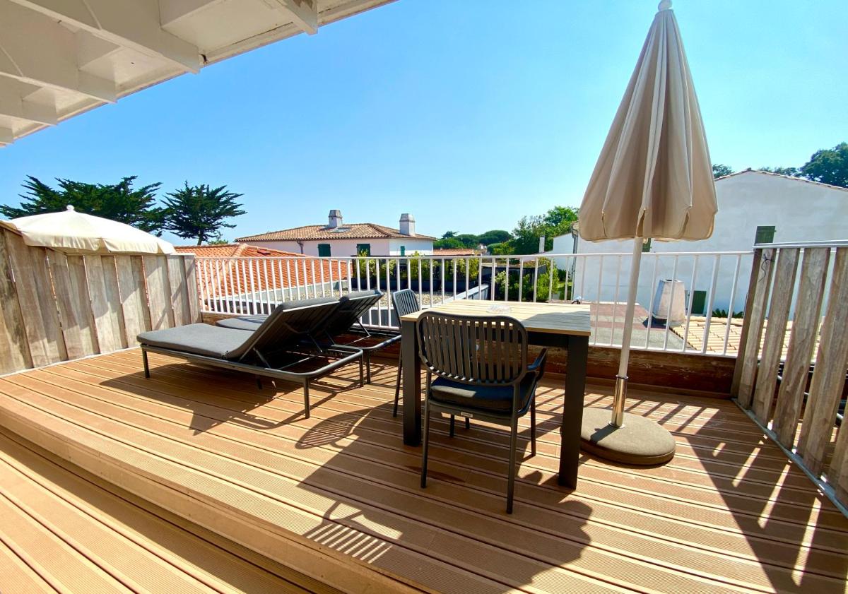 Balcon ou terrasse dans l'établissement HR Hôtel-Restaurant & Spa Marin