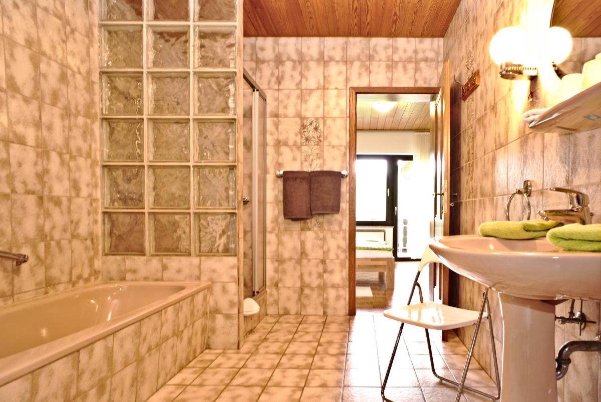 Hotel-Restaurant Im Heisterholz - Housity