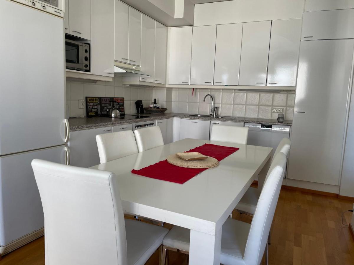 Sea, Sauna and City Center - Housity