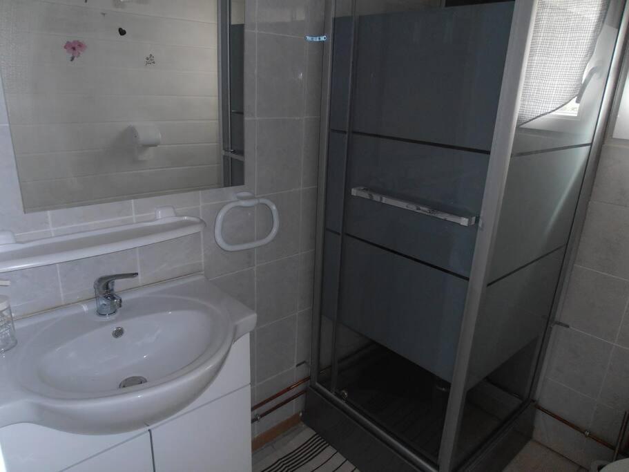 Petite chambre particulière - Housity