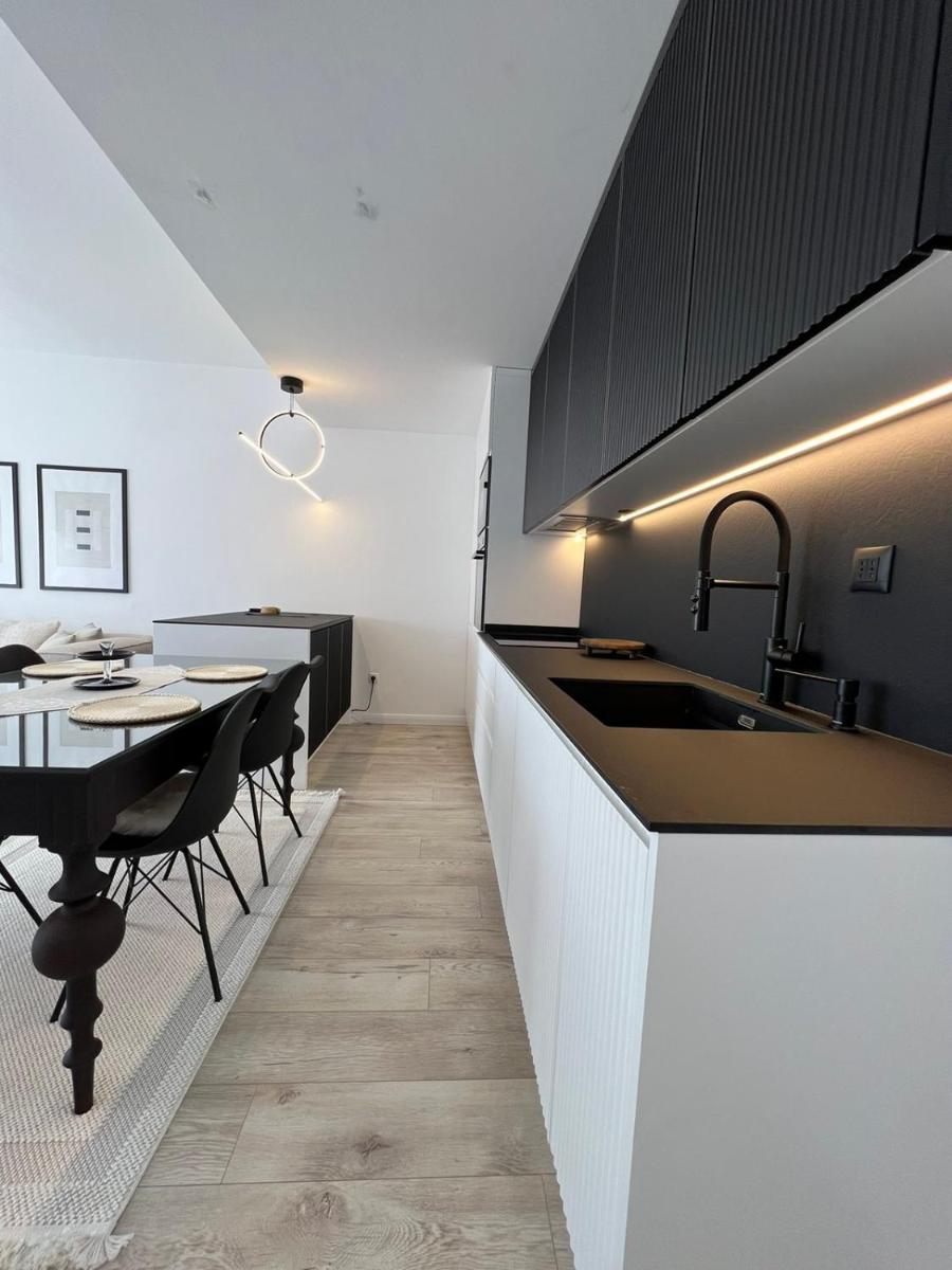 Suitetrails - Modern, City/Industrial Style