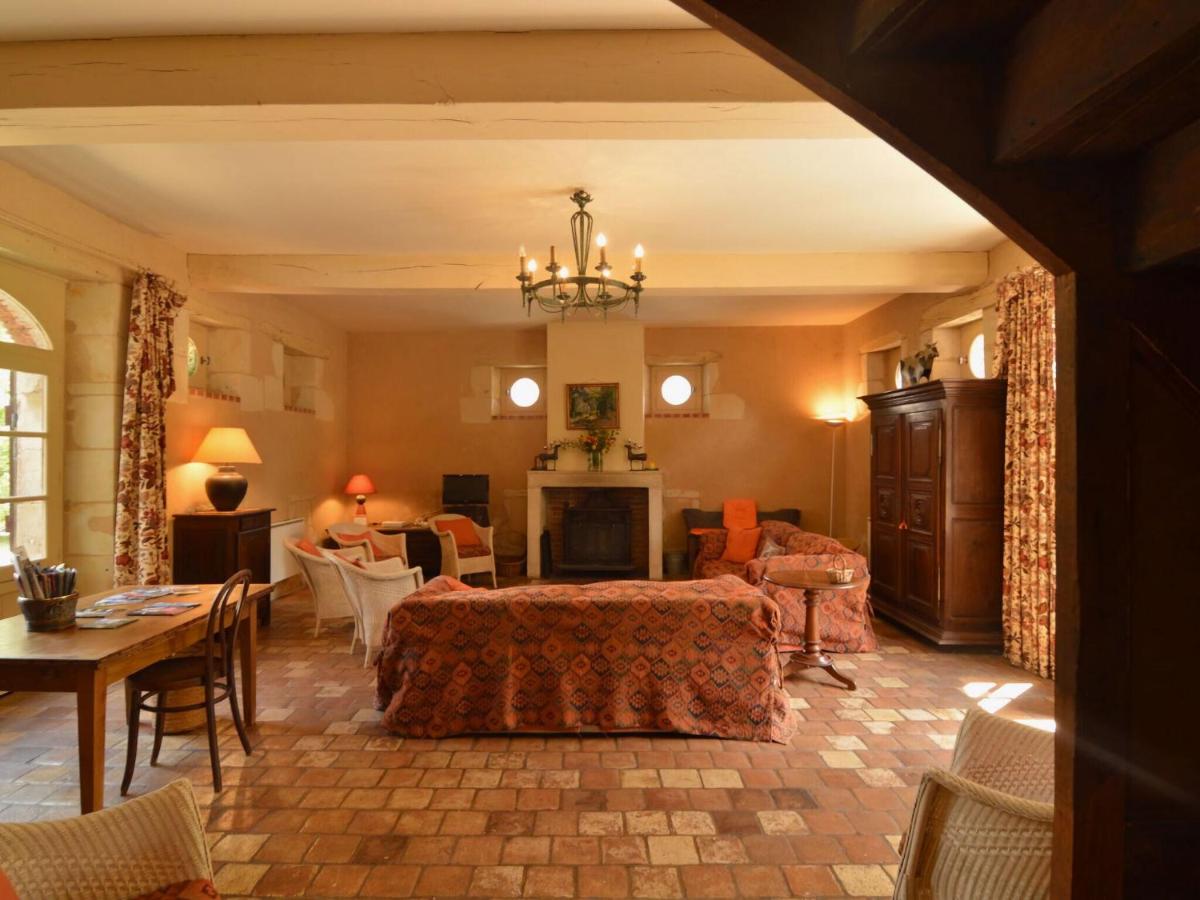 Beautiful cottage with swimmingpool adjacent to an exquisite 14th century castle - Housity