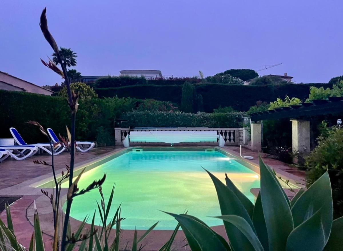 Villa Riviera, Sea view, Pool, Jacuzzi, Sauna, Walk to the beach - Housity