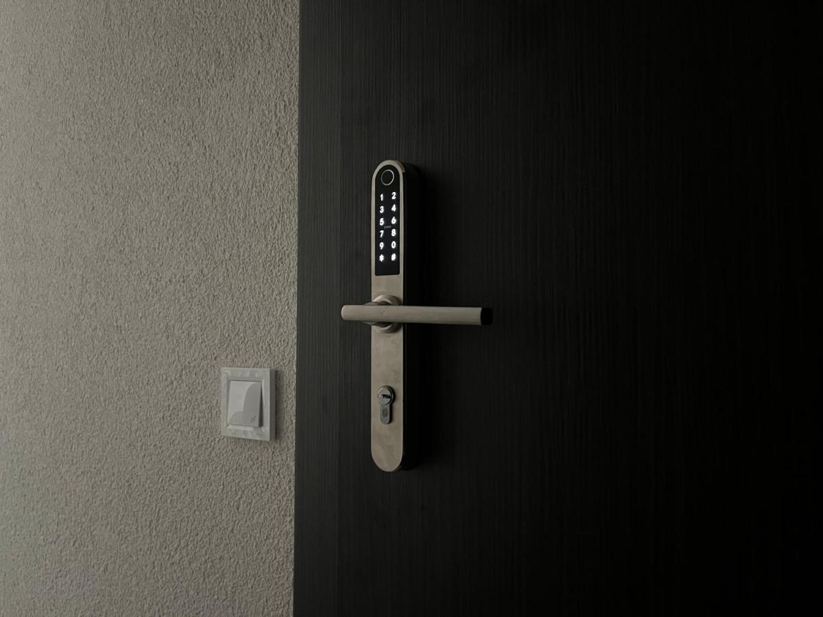 Luxuria Modern Apartments - Self Check-in - Housity