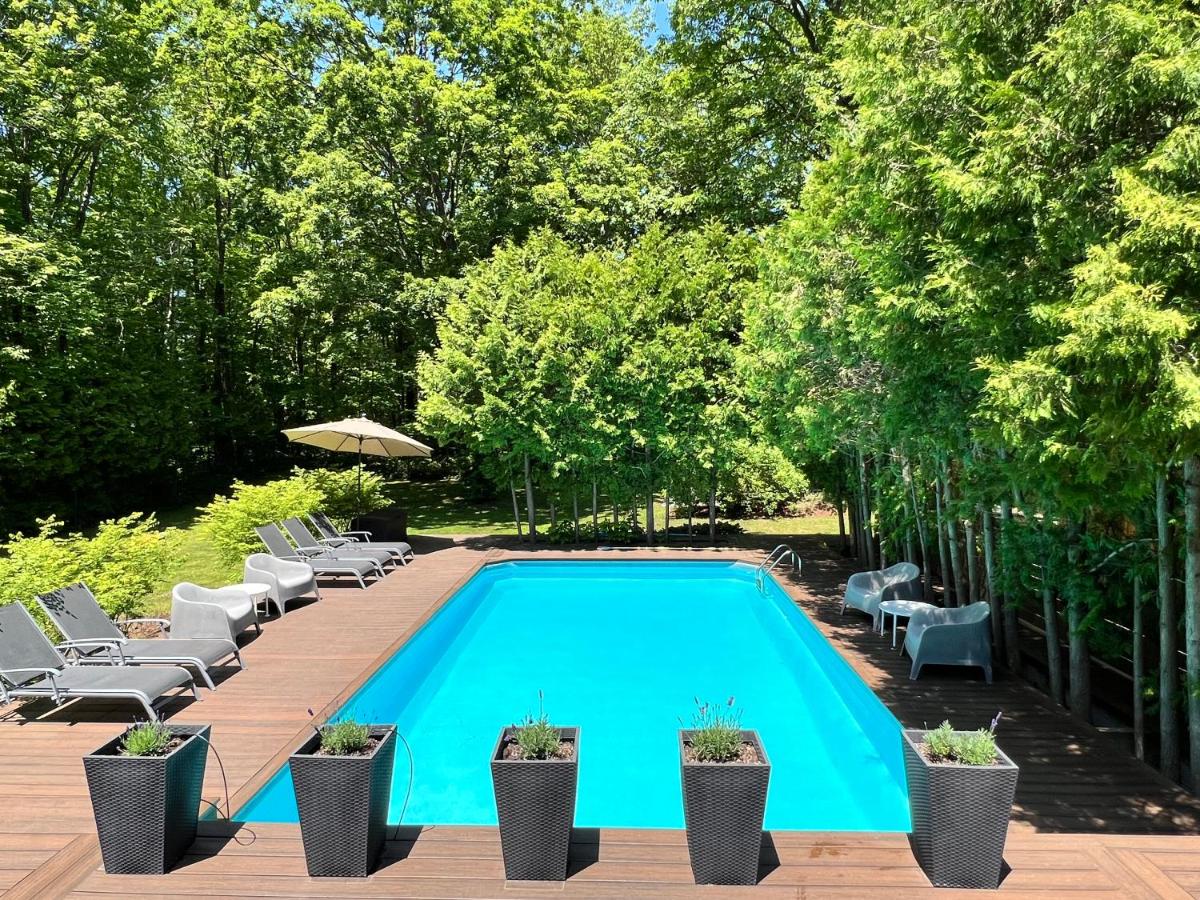 Stunning Modern Beach House with Swimming Pool and Spectacular Sunsets - Housity