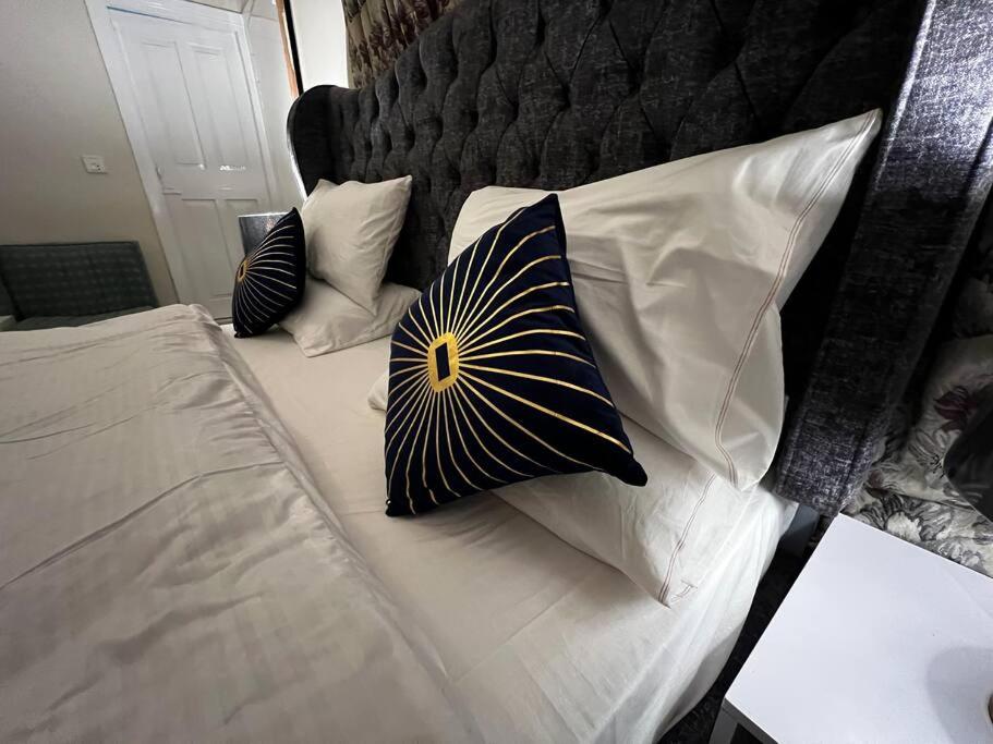 Two bed f-6, Netflix,Wifi - Housity