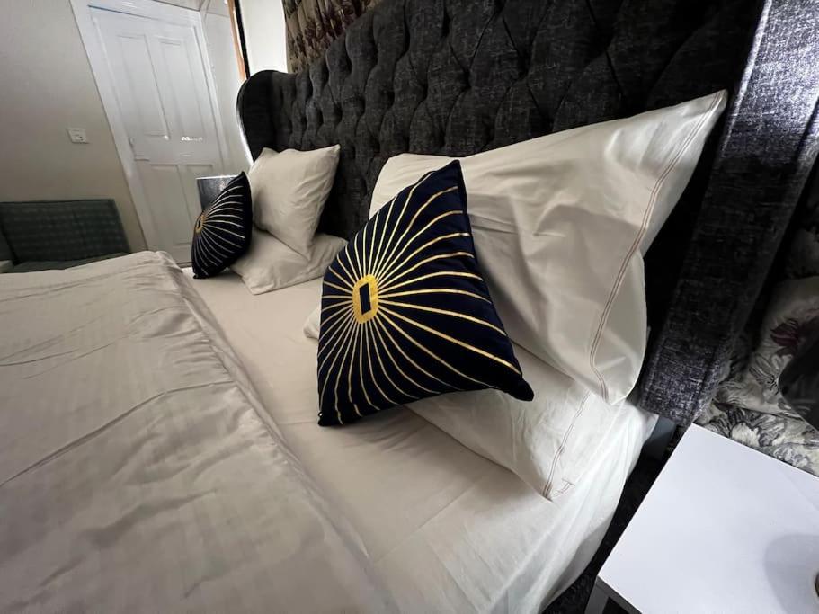 Two bed f-6, Netflix,Wifi - Housity