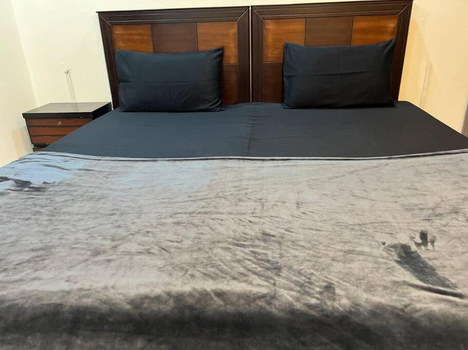 Two bed f-6, Netflix,Wifi - Housity