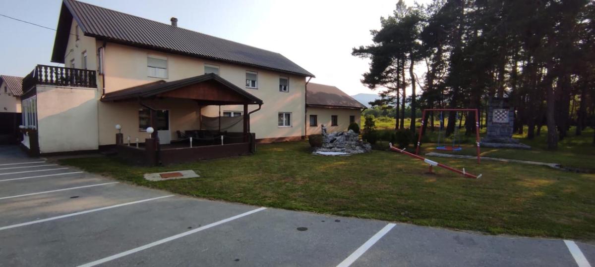 Guesthouse Juka - Housity