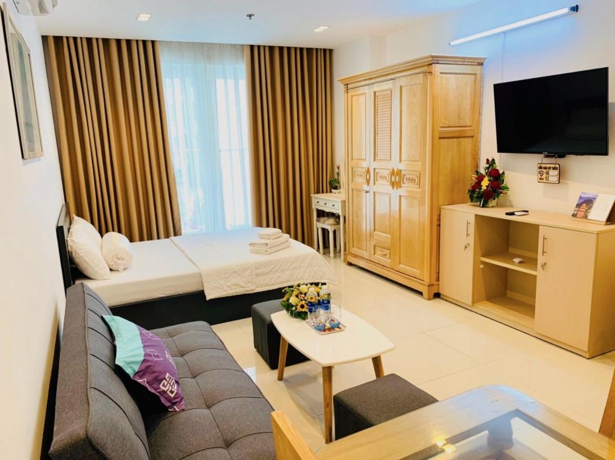 Sky Center Near Airport - Hizvo