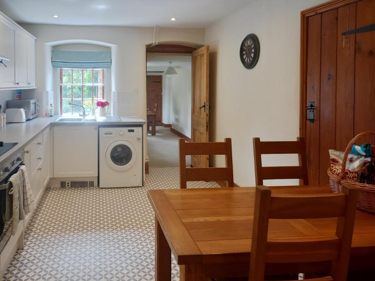 Leadenporch Farm Cottage - Housity