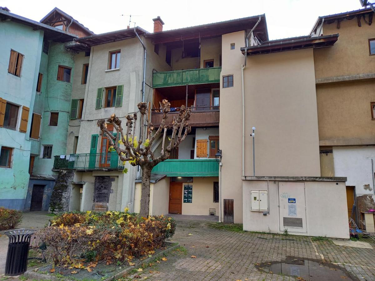 Chez Bernard - Housity