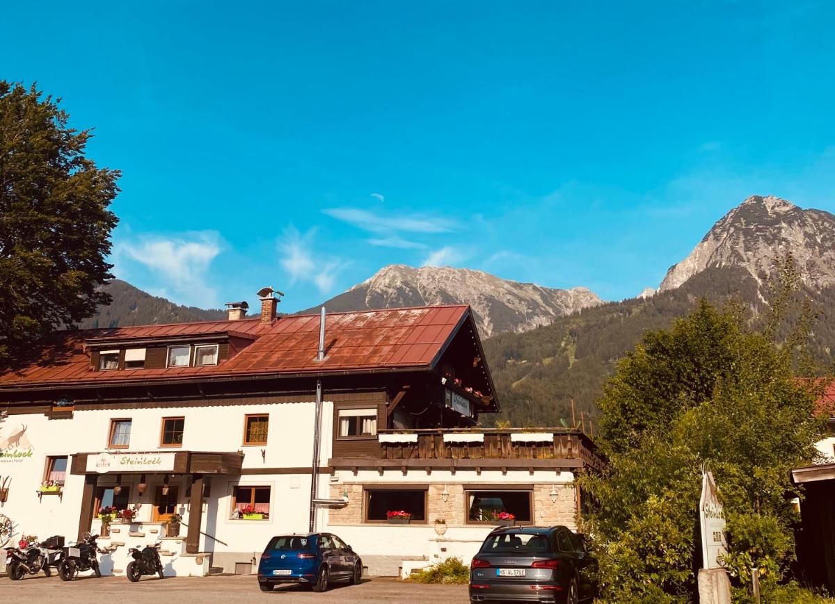 Steinbock Bed & Breakfast - Housity