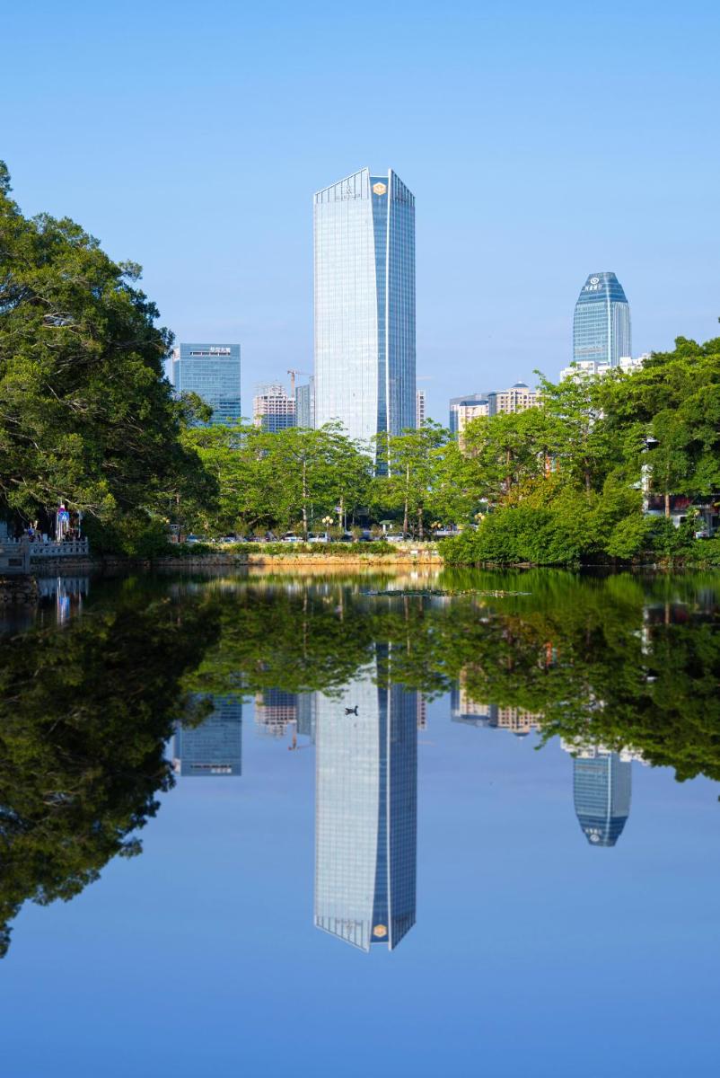 Renaissance Huizhou Hotel - Housity