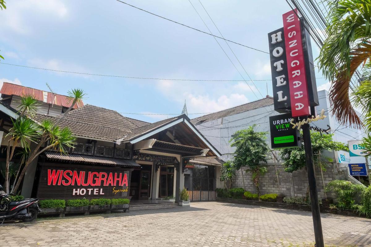 Urbanview Hotel Syariah Wisnugraha by RedDoorz - Housity