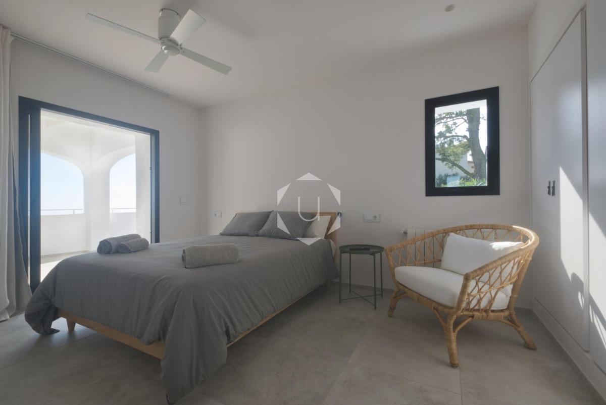 VILLA BLANCA - moderna, lujosa, vistas espectaculares, AC y piscina - Housity