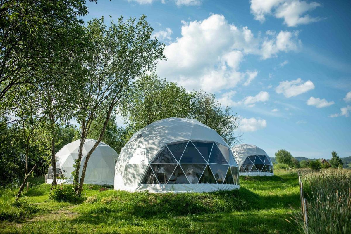 Glamping Biała Czapla z balią nad jeziorem czorsztyńskim - Housity
