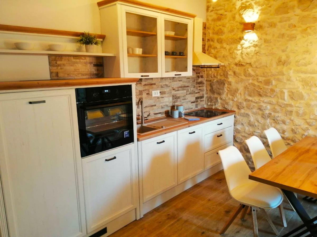 Apartments Dalmatian Stone House - Housity