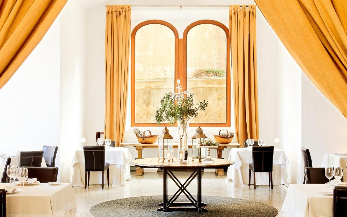 Zona de estar de Cap Rocat, a Small Luxury Hotel of the World