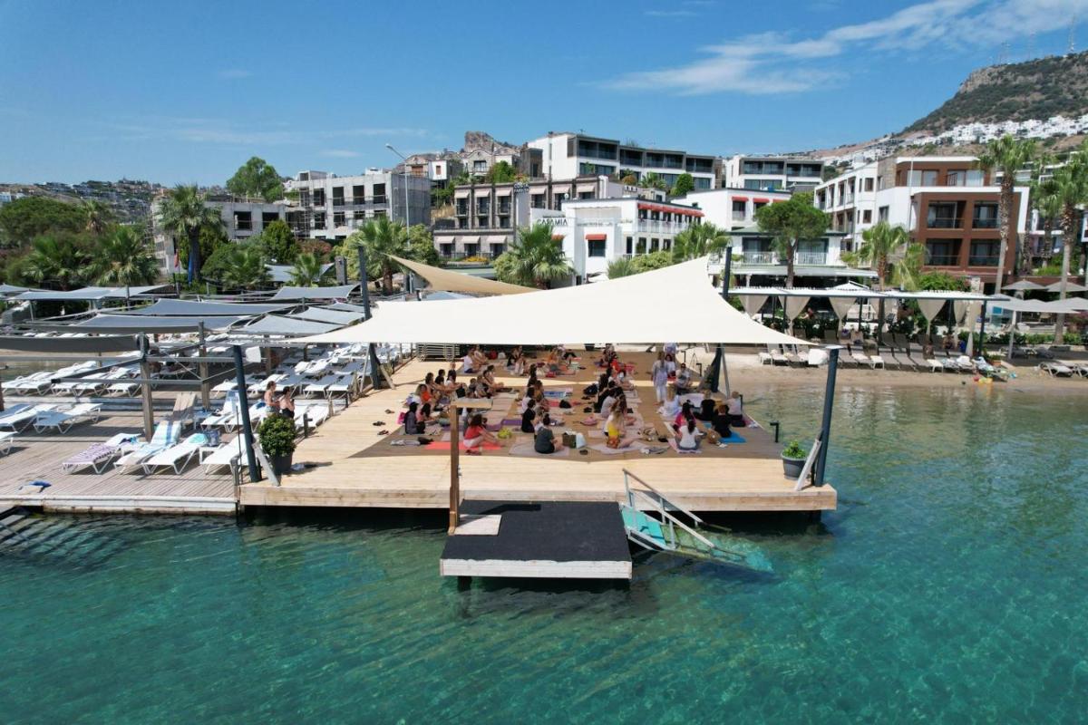 Casamia Hotel - Housity