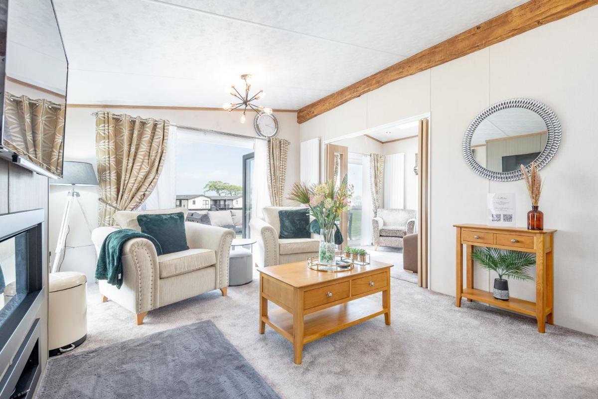 Stewarts Resort Lodge 76 - Housity