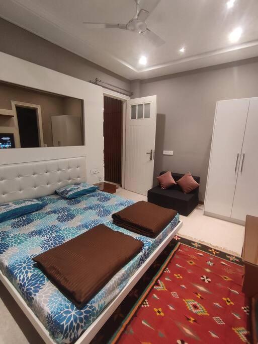 Tegh's Hospitality - Housity