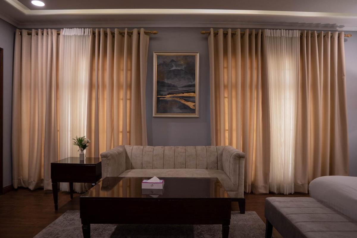 Magnum Swiss Inn - Housity