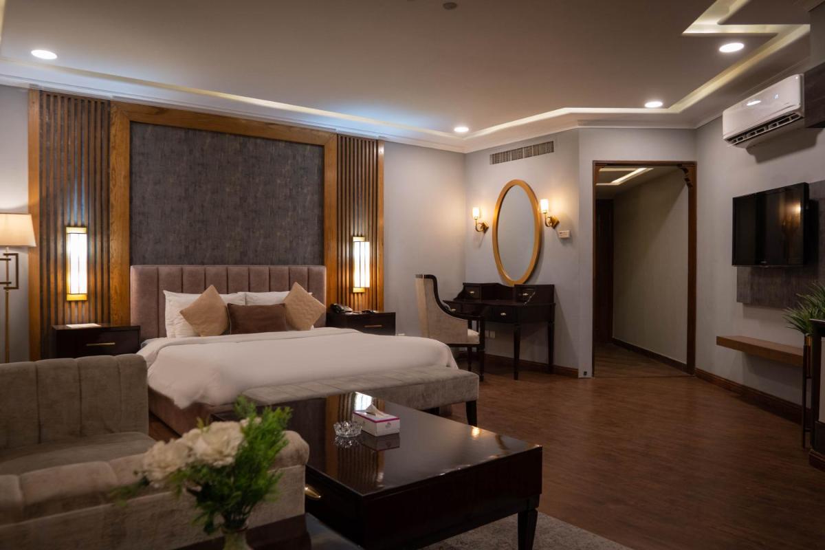 Magnum Swiss Inn - Housity
