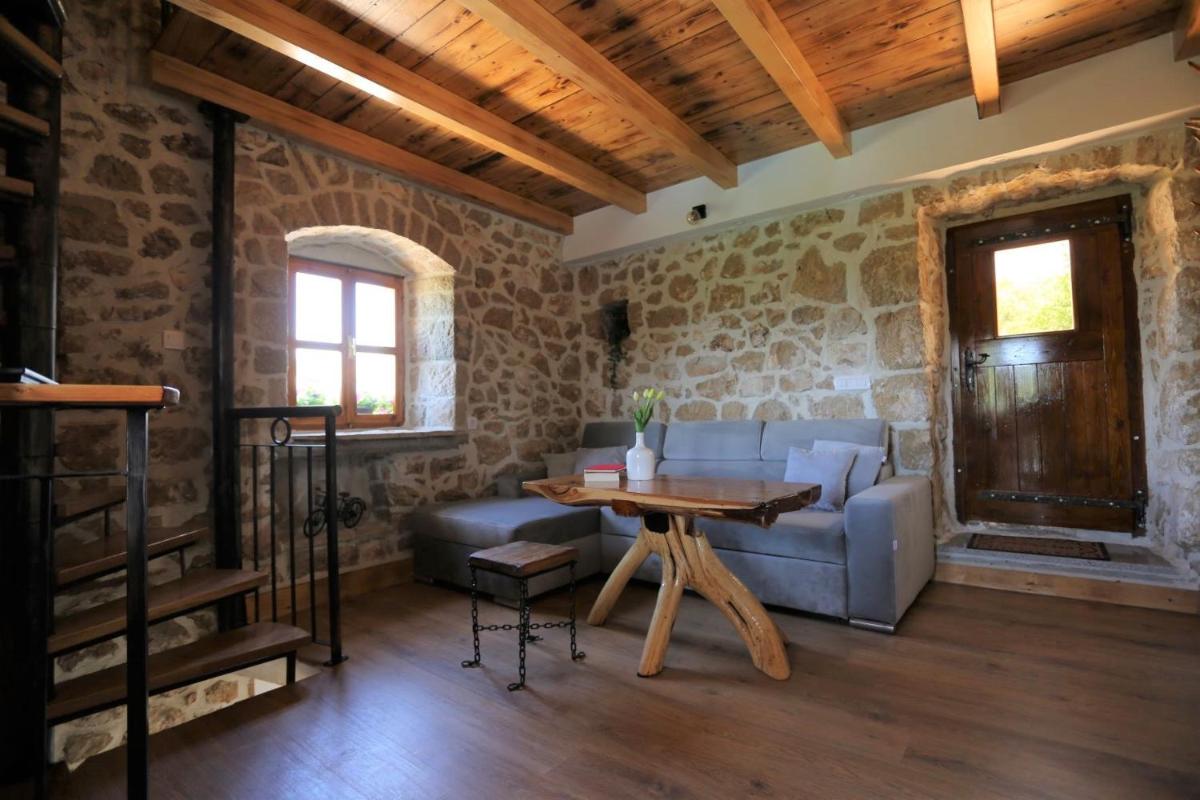 Stone House Chico - Housity