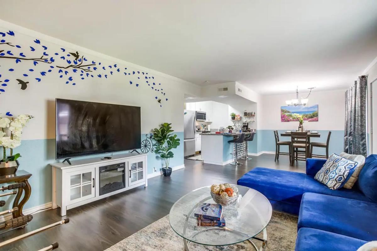 Lovely comfort Uptown Condo for Houston trip. - Housity