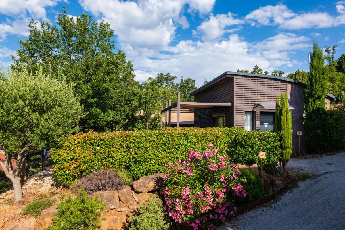 Jardin de l'établissement Domaine de Chalvêches Hôtel SPA 4*