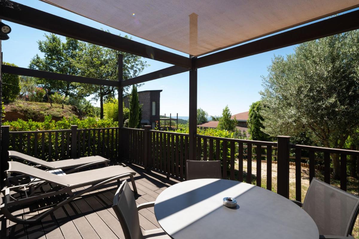 Balcon ou terrasse dans l'établissement Domaine de Chalvêches Hôtel SPA 4*