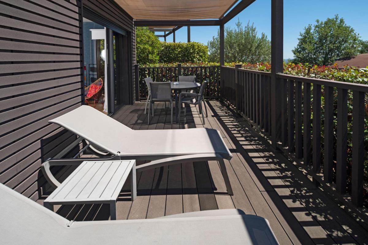 Balcon ou terrasse dans l'établissement Domaine de Chalvêches Hôtel SPA 4*