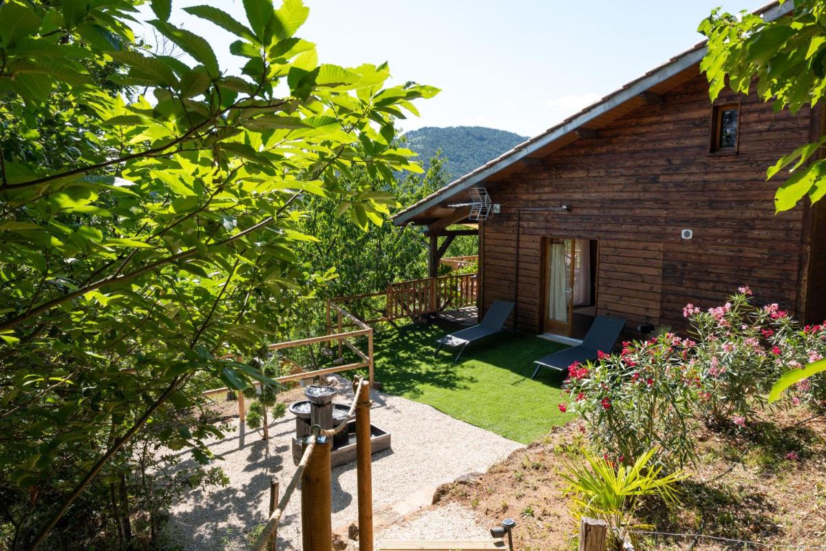 Vue générale sur la montagne ou vue sur la montagne depuis l'hôtel