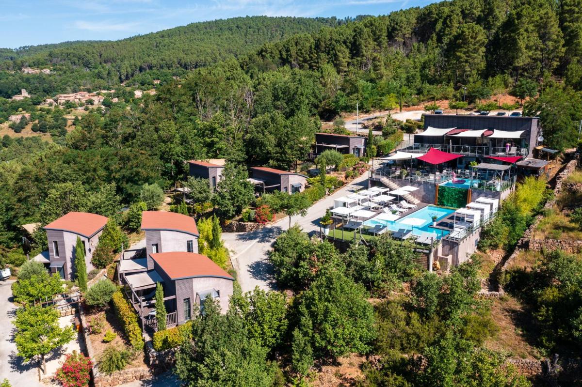 Vue générale sur la montagne ou vue sur la montagne depuis l'hôtel