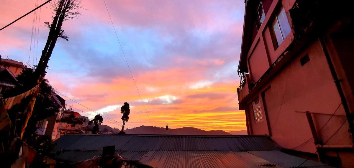 Queen's INN Homestay - Housity