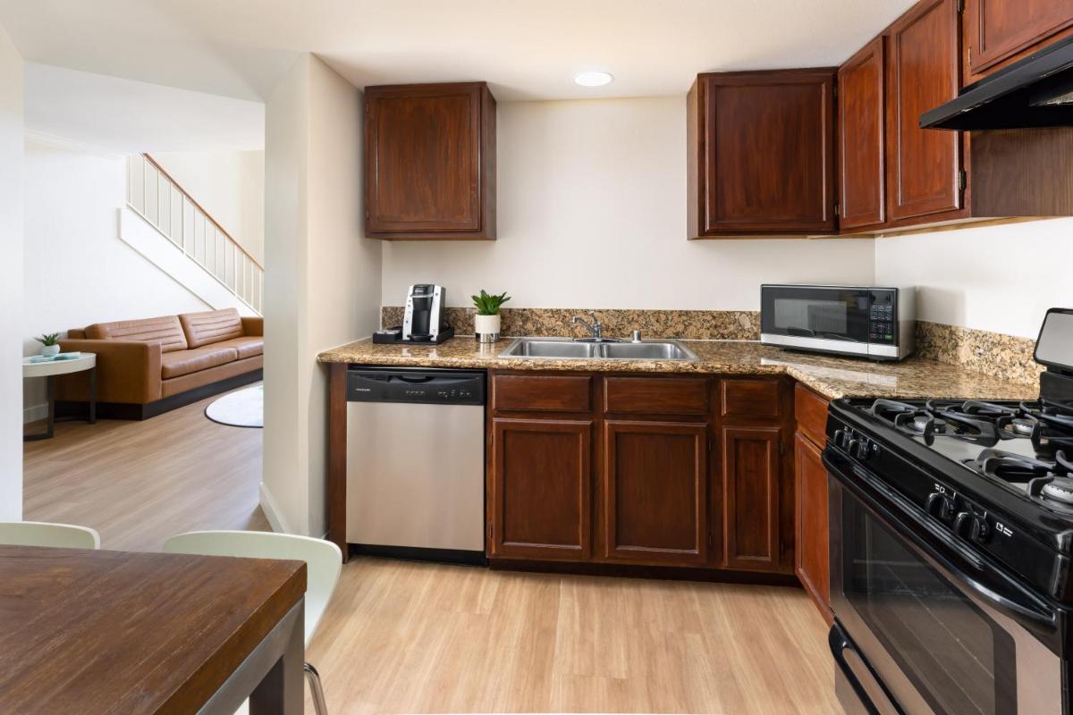 The Anza-a Calabasas Hotel - Housity