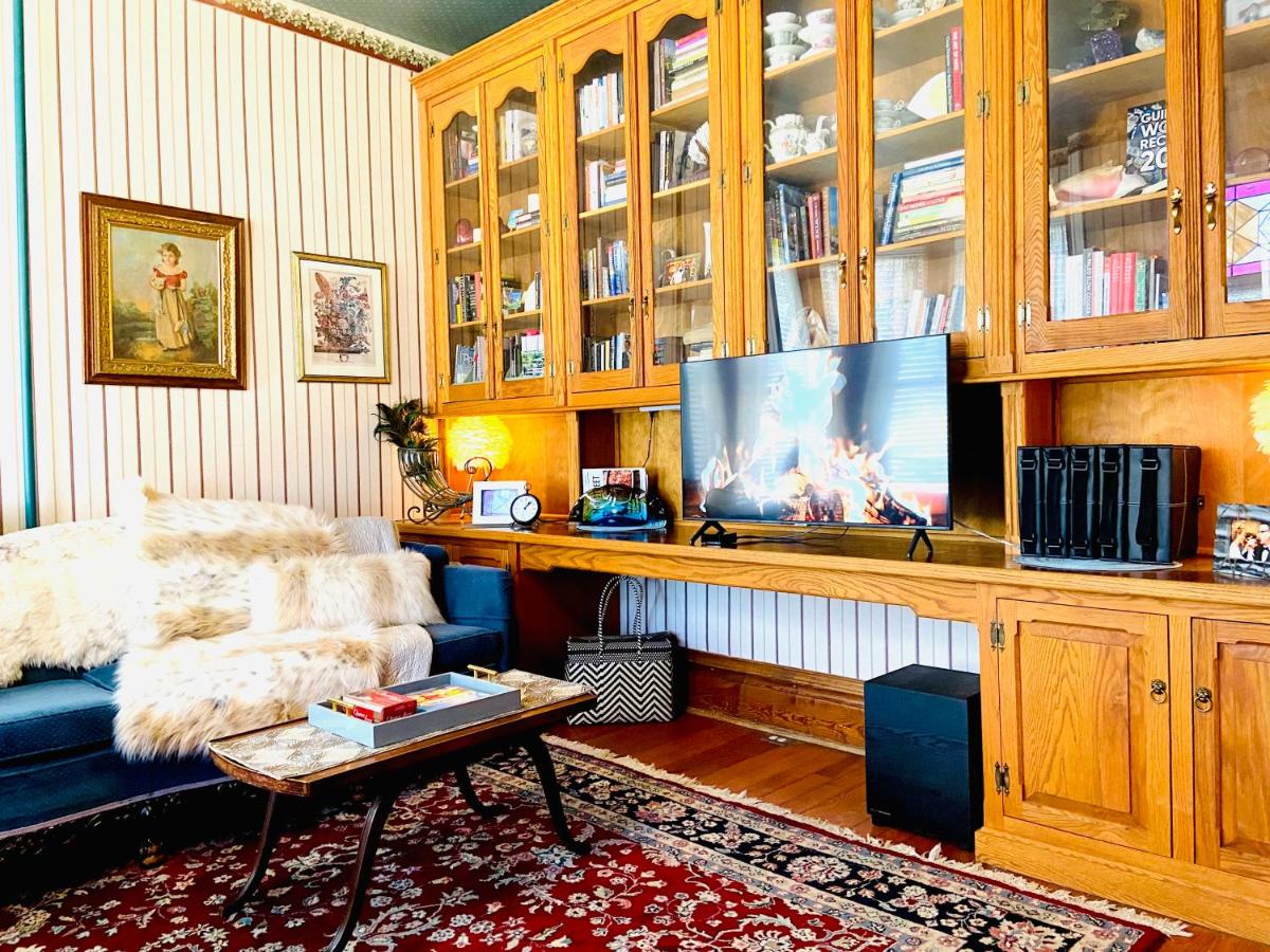 Red Rosebud Bed & Breakfast - Housity