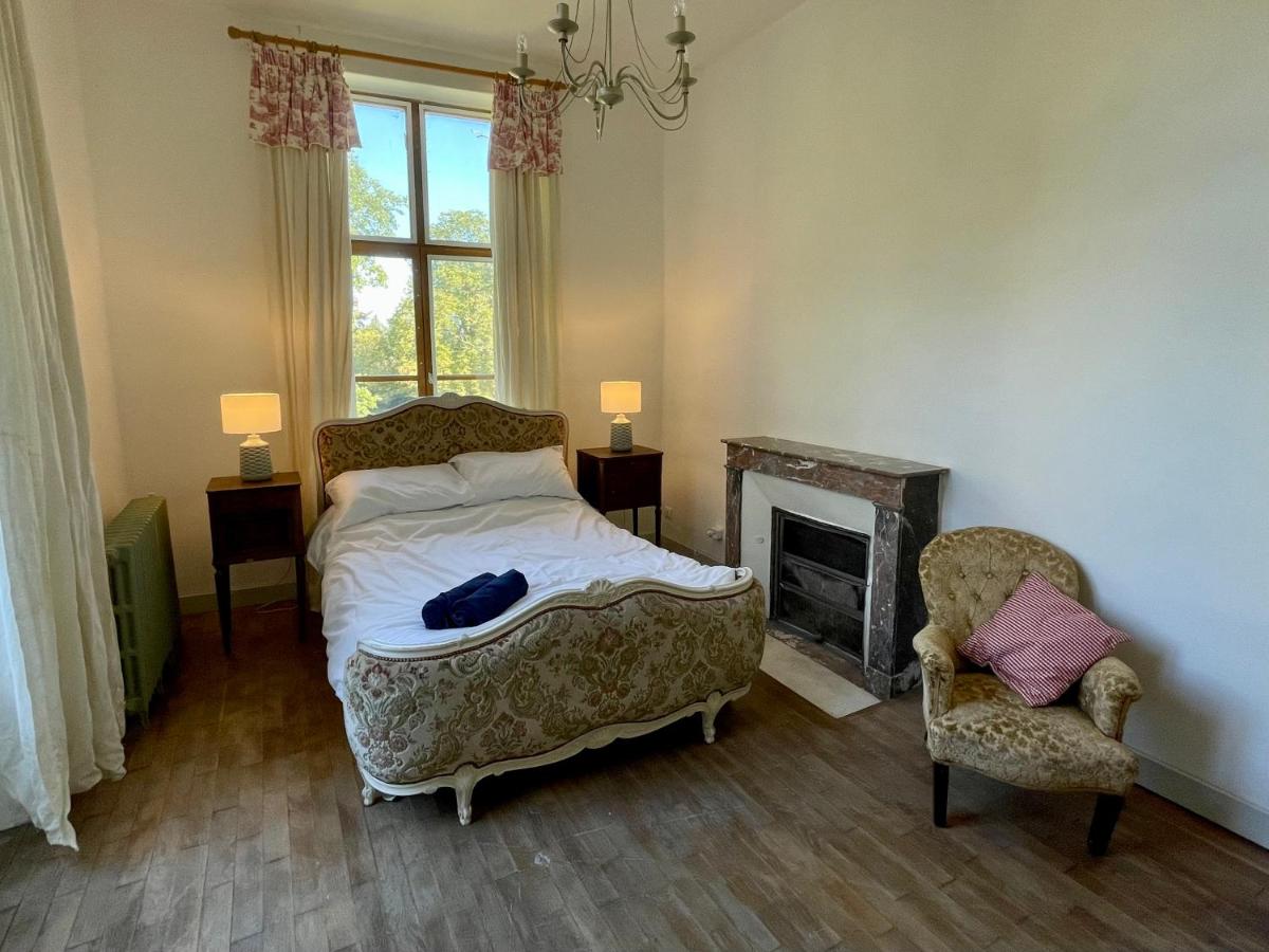 Beautiful 6 bedroom house with pool & large garden - Housity