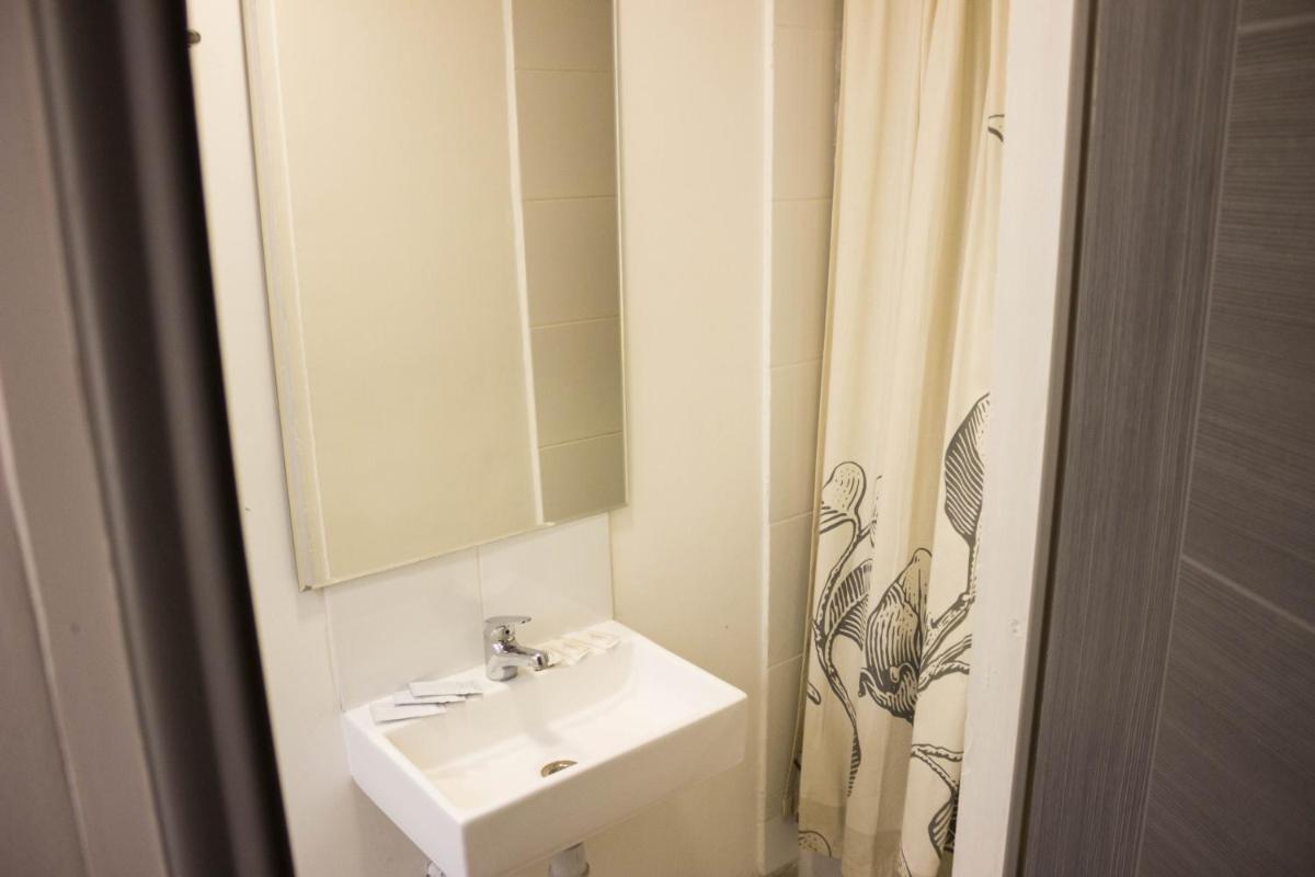 Hotel C - Housity
