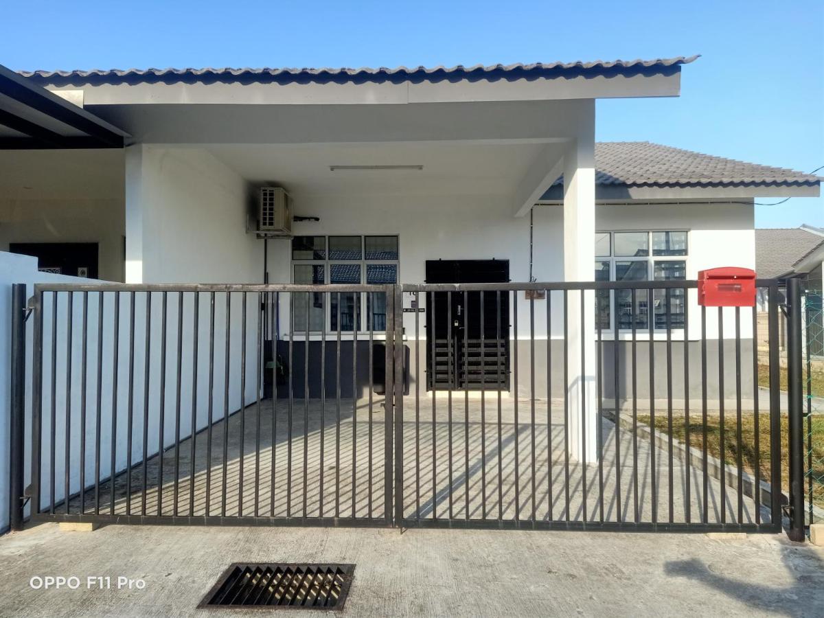 Homestay Izzauni - Housity
